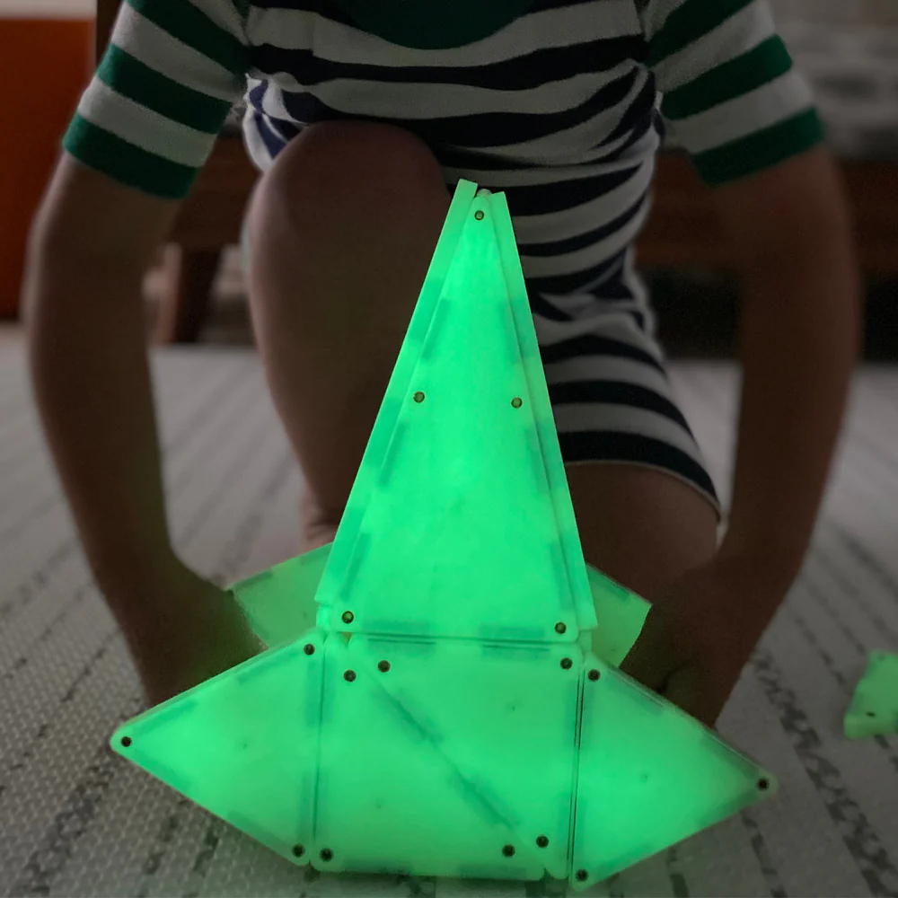 Magna-Tiles - Magnetic Construction Set - Glow Set - 16pcs