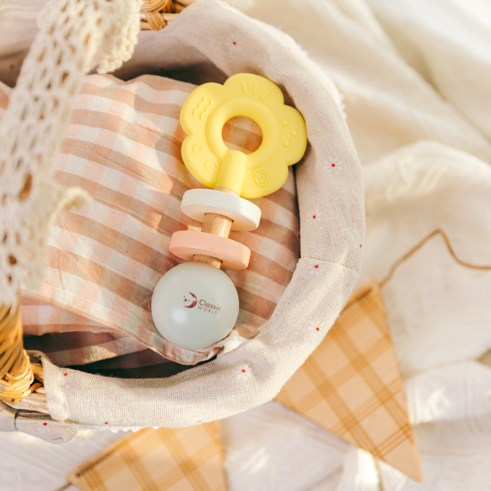 Classic World - Flower Grasping Baby Rattle Sensory Toy