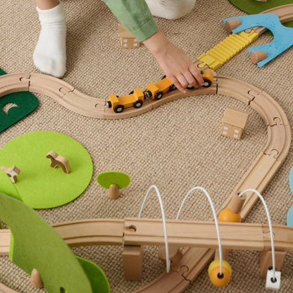 Classic World - Pretend & Play - Natural Wooden Train Set - 100pcs