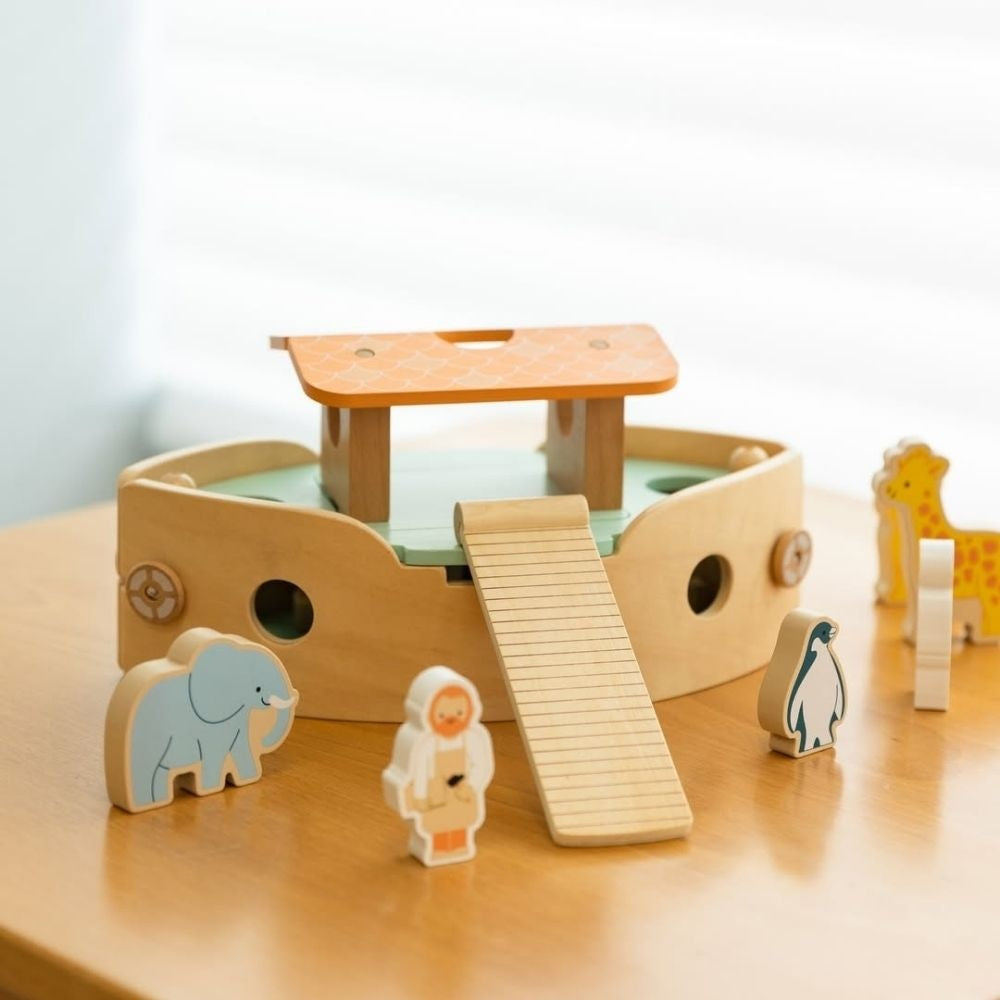Classic World - Pretend & Play - Making Noah's Ark