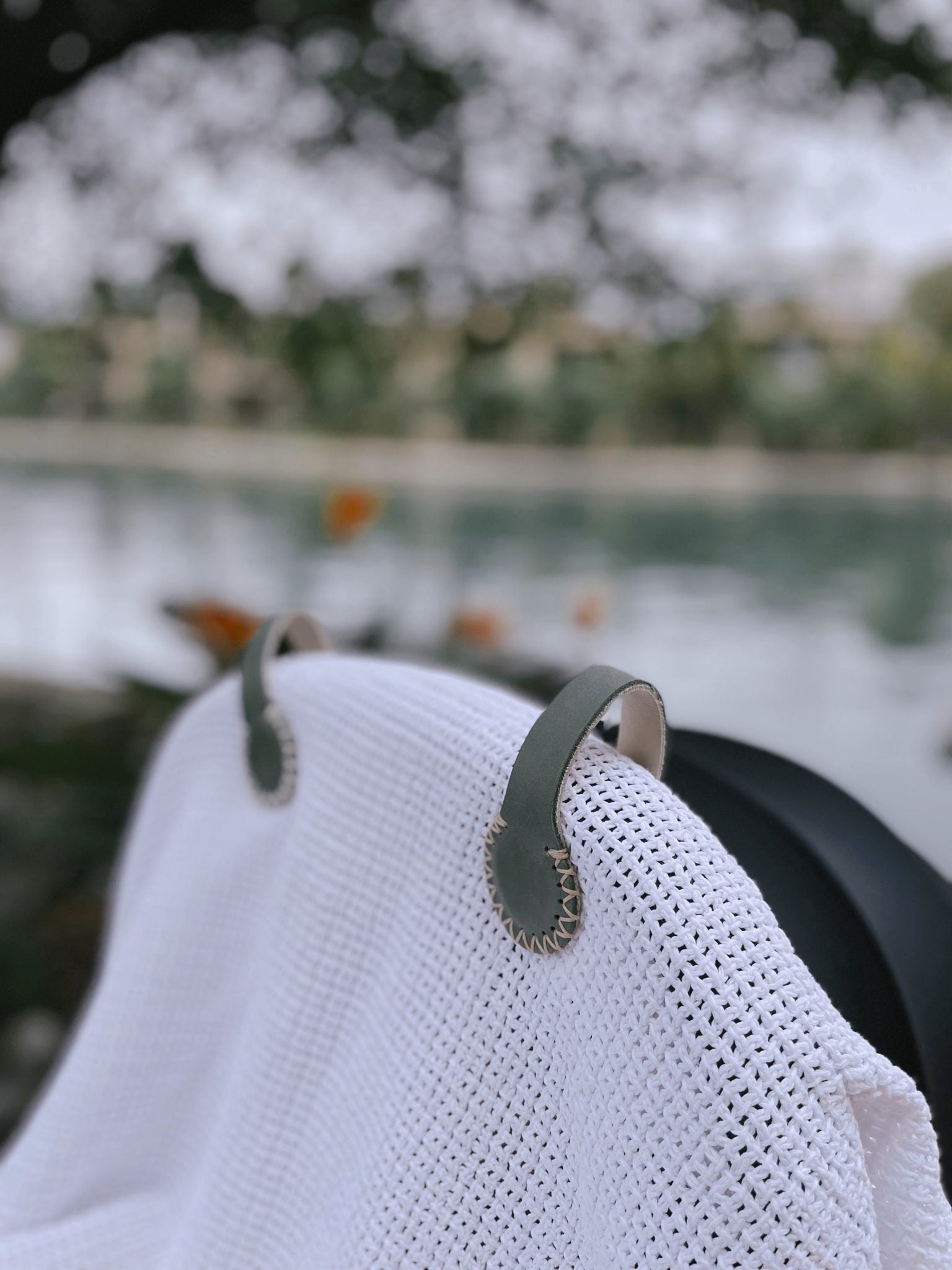 Stella Clip Bokke – Green & Cream Leather Magnetic Clip - Motherhood