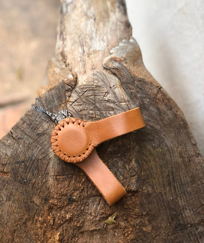 Stella Clip Charlie Brown – Toffee with toffee Leather Magnetic Clip