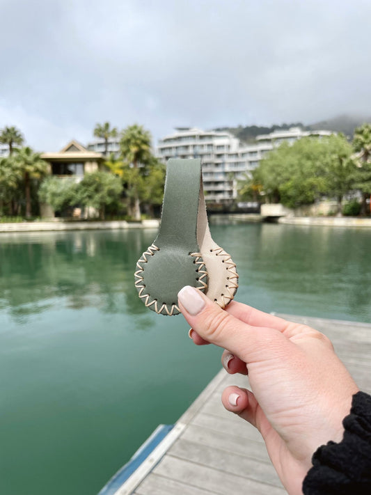 Stella Clip Bokke – Green & Cream Leather Magnetic Clip - Motherhood