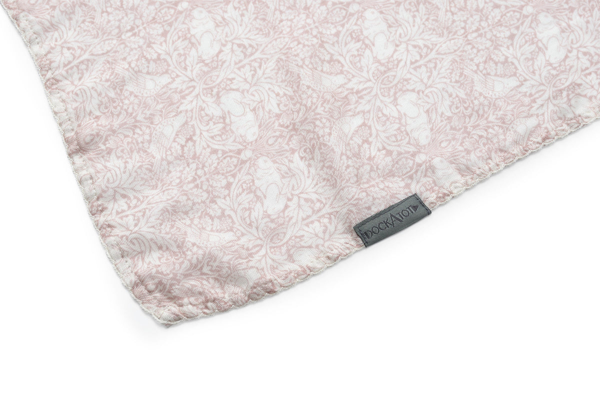 DockATot Swaddle Set Brer Rabbit / Strawberry Thief