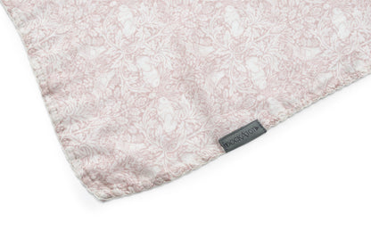 DockATot Swaddle Set Brer Rabbit / Strawberry Thief