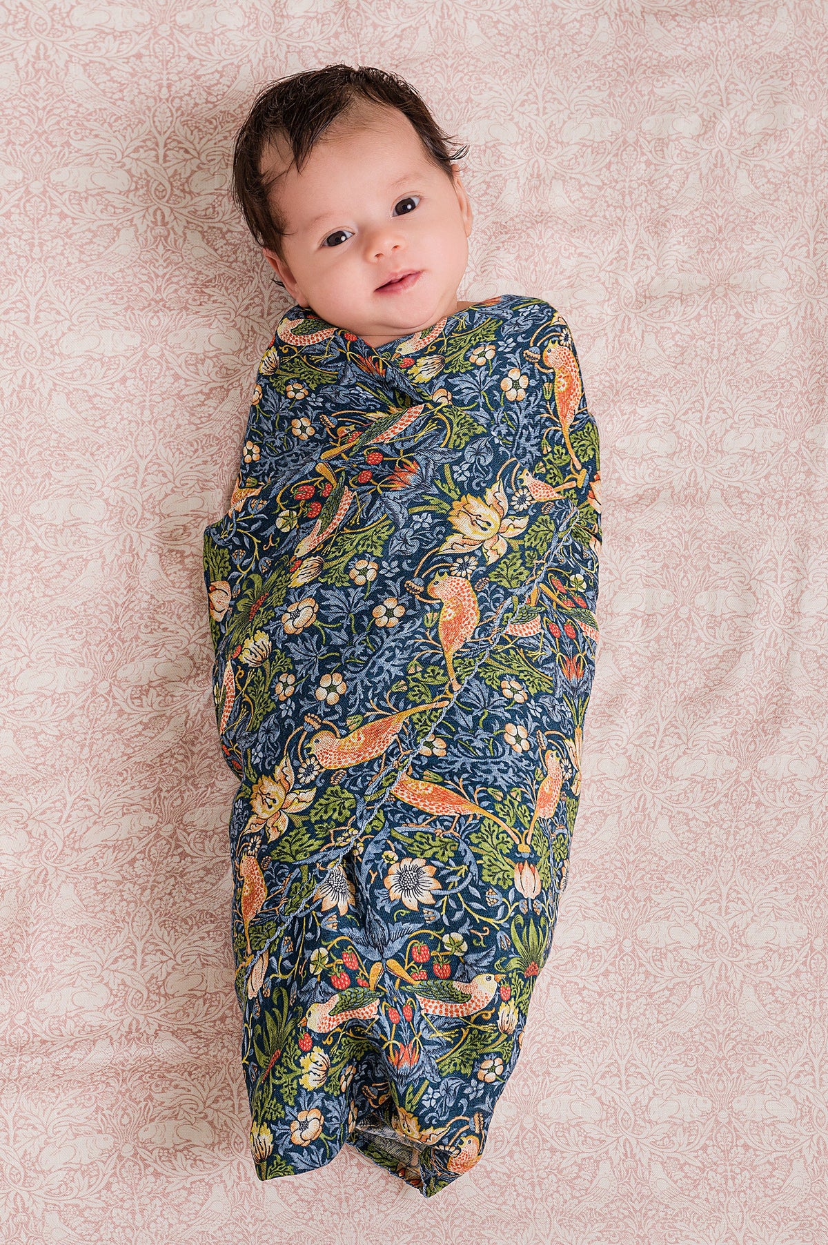 DockATot Swaddle Set Brer Rabbit / Strawberry Thief