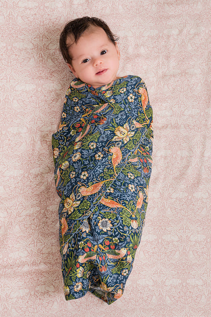 DockATot Swaddle Set Brer Rabbit / Strawberry Thief