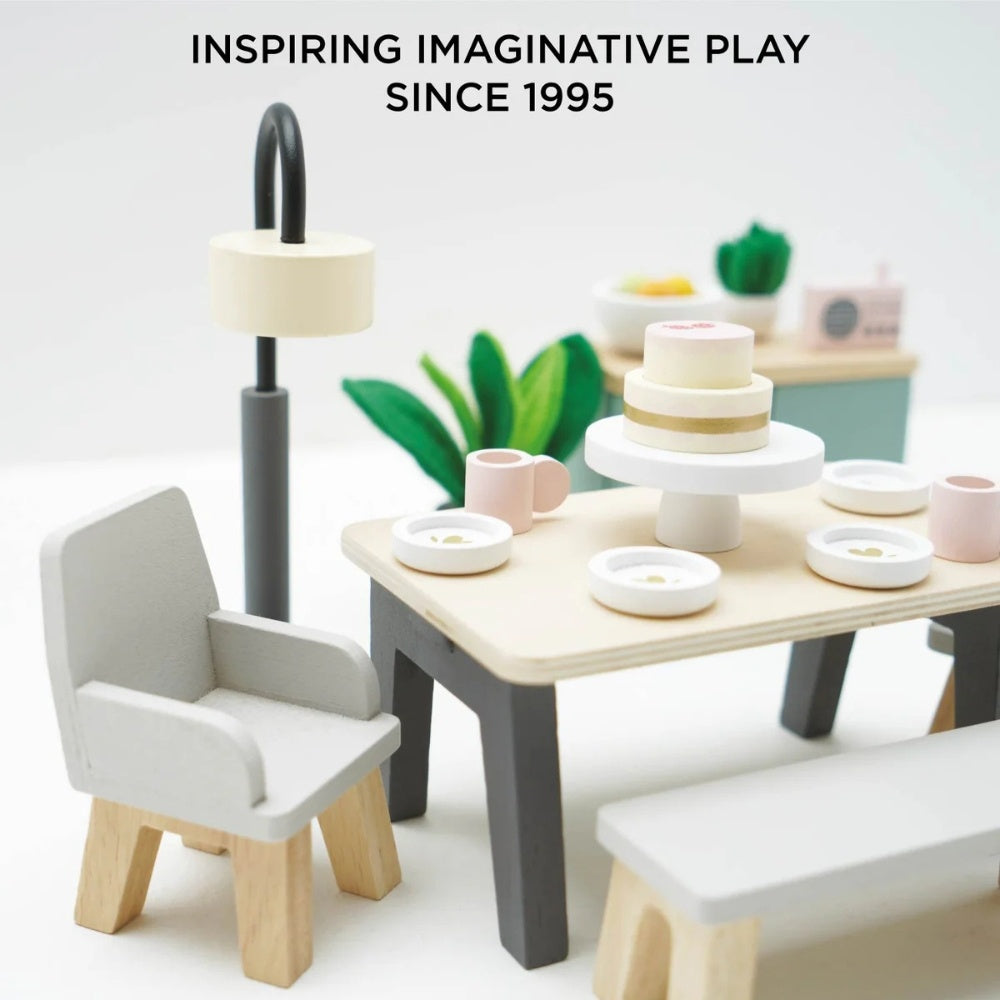 Le Toy Van - Dolls House Furniture: Dining Room Set - 18pcs