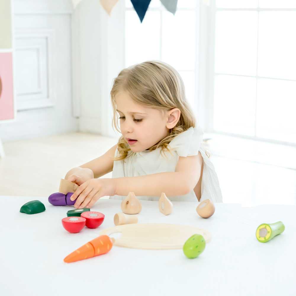 Classic World - Pretend & Play - Cutting Vegetable - 9pcs