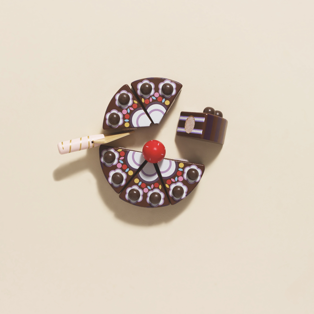 Le Toy Van - Wooden Chocolate Gateau Sliceable Cake - 8pcs