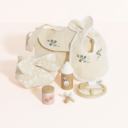 Le Toy Van - Dolls Nursing Kit and Bag - 8pcs