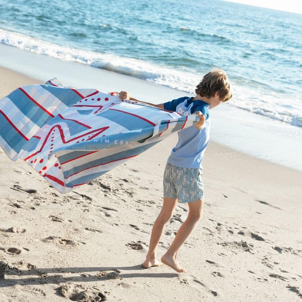 Swim Essentials - Microfiber Beach Towel - Catch Of The Day - 135x65 cm