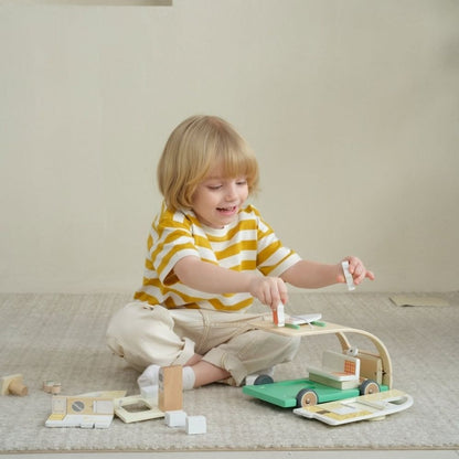 Classic World - Pretend & Play Camper Van Doll House - Wooden Play Set - 9pcs