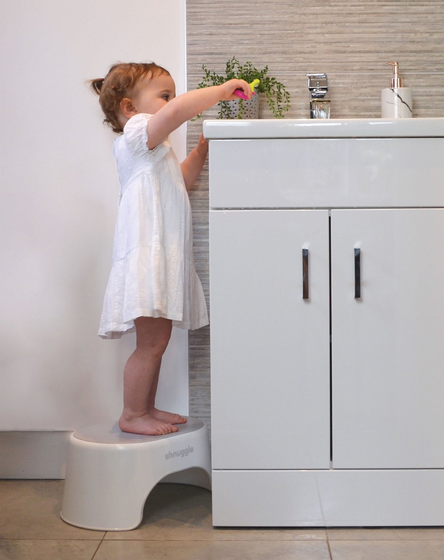 Shnuggle Step Stool - Motherhood