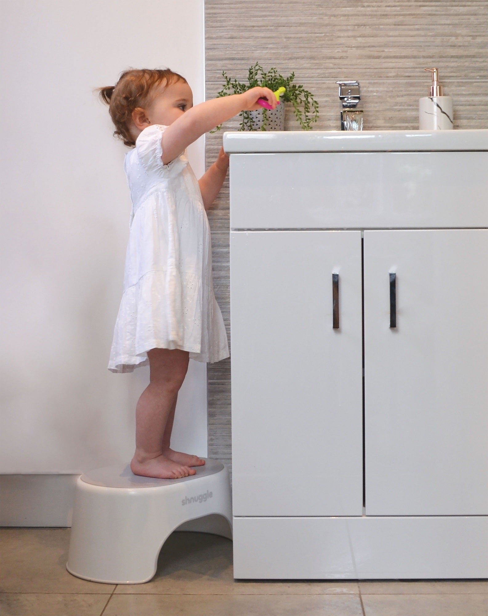 Shnuggle Step Stool - Motherhood
