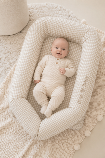 Ava & Bear Lounging Pod | Pearl Gingham