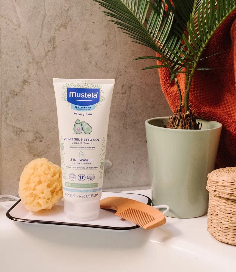 Mustela 2 in 1 Cleansing Gel 200ml