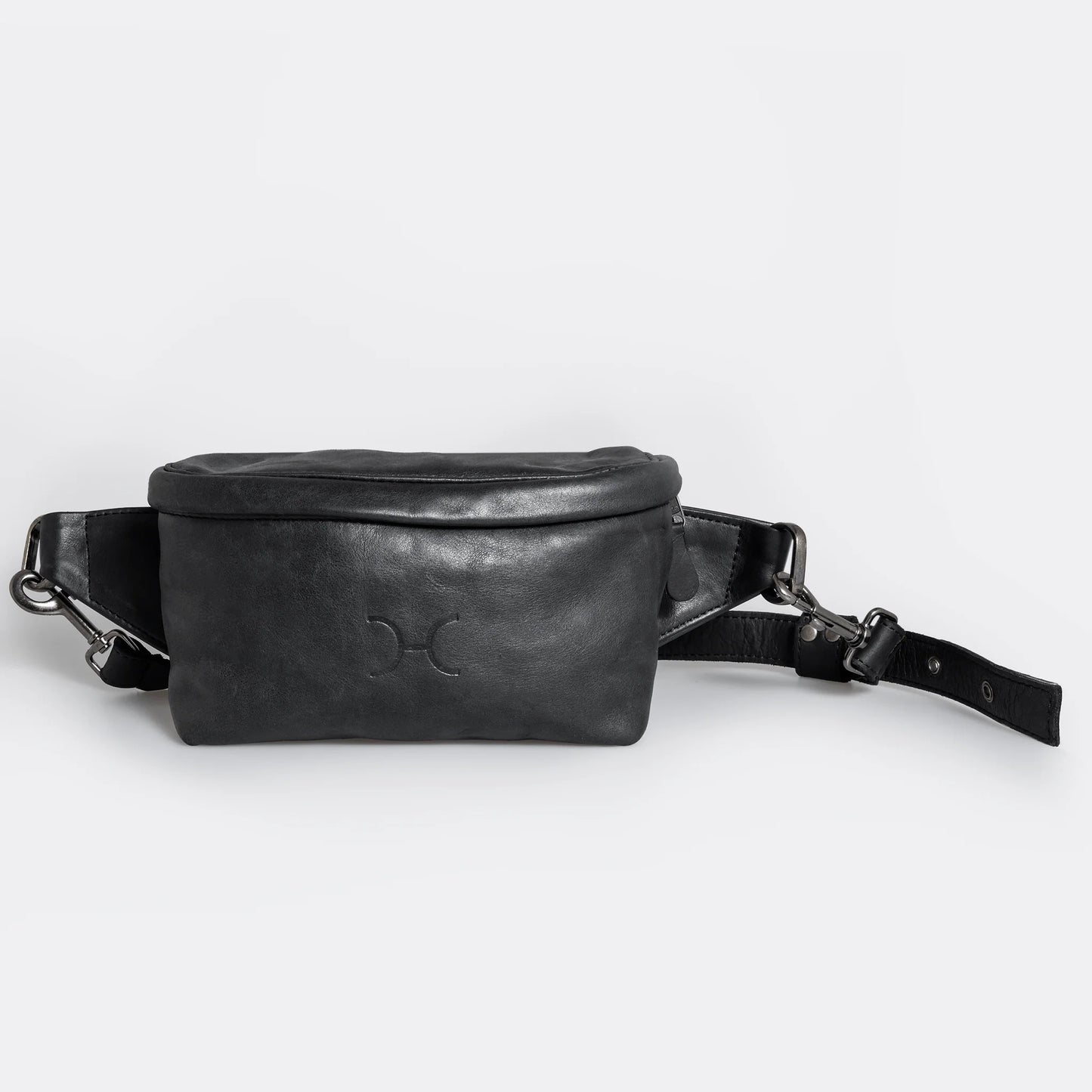 Thandana Ari Bumbag Leather