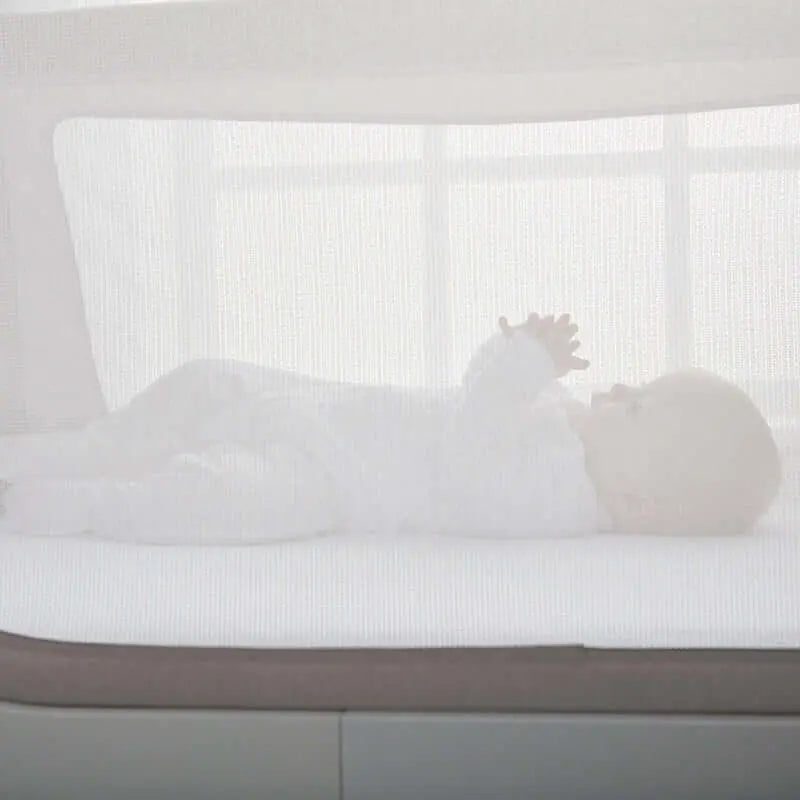 Mesh Sides of Shnuggle Air Cot