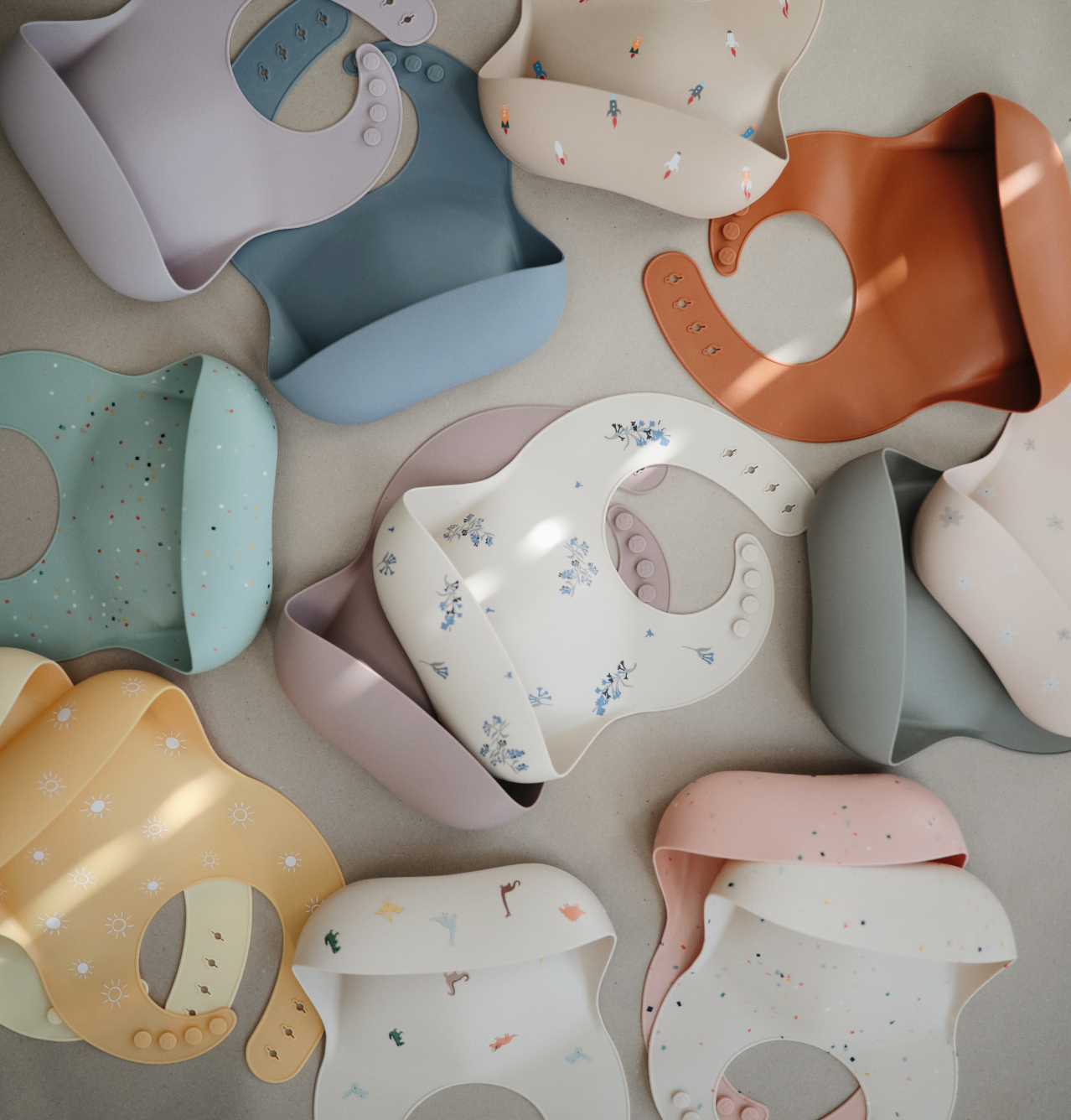 Mushie Silicone "No Mess" Bib - Motherhood