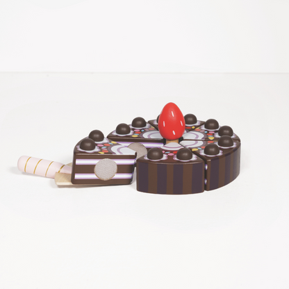 Le Toy Van - Wooden Chocolate Gateau Sliceable Cake - 8pcs