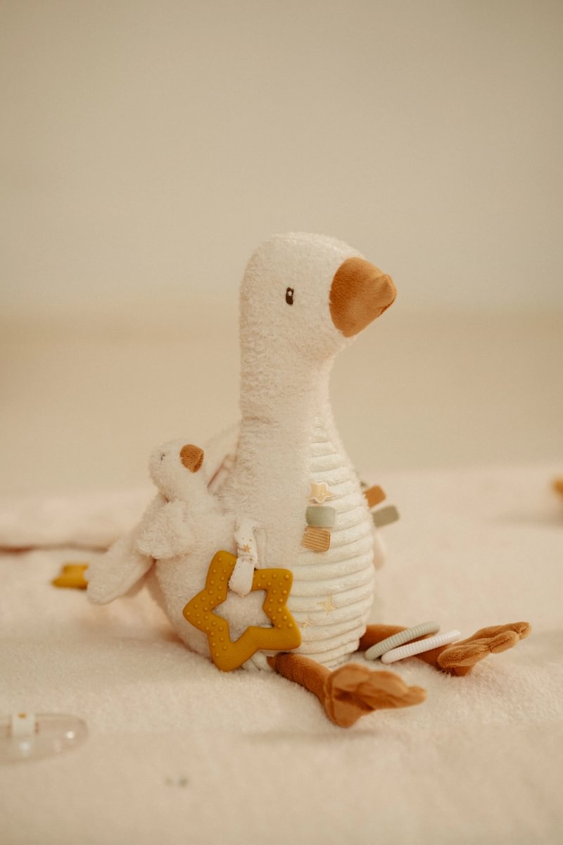 Little Dutch Activity Cuddle Goose Newborn Naturals