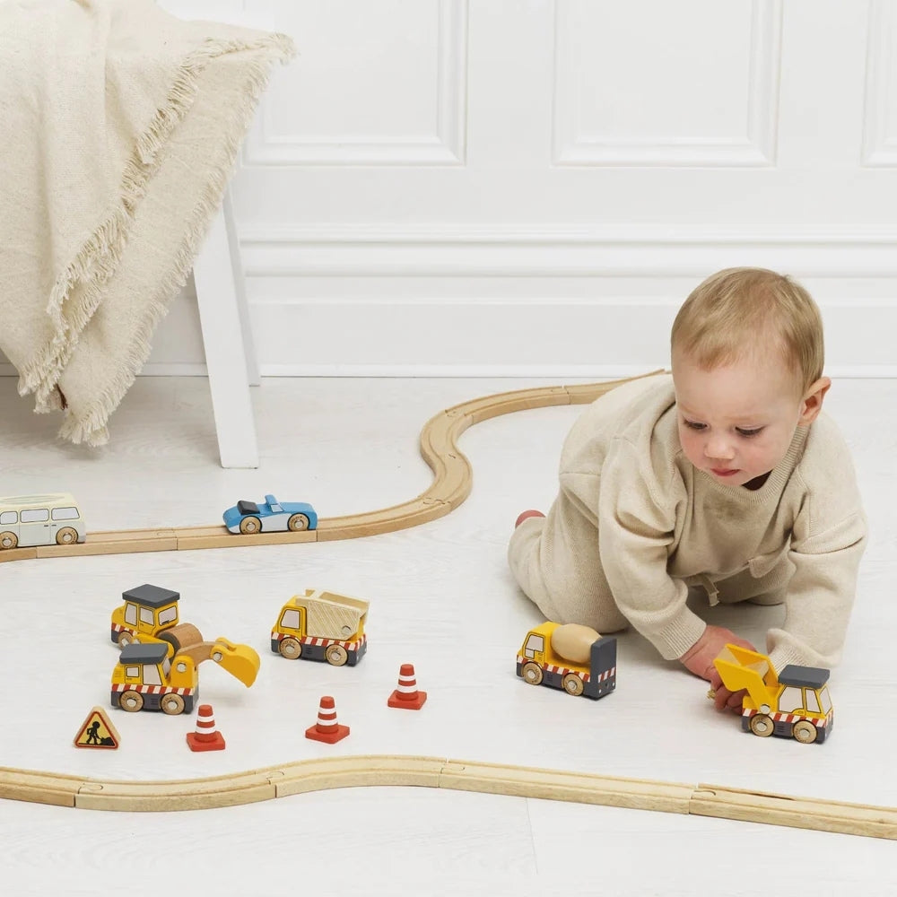 Le Toy Van - Wooden Construction Toy Cars: Trucks & Diggers