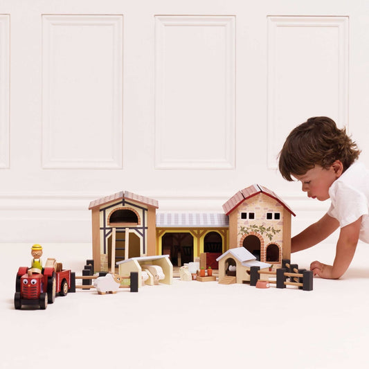 Le Toy Van - Wooden Farmyard Stables