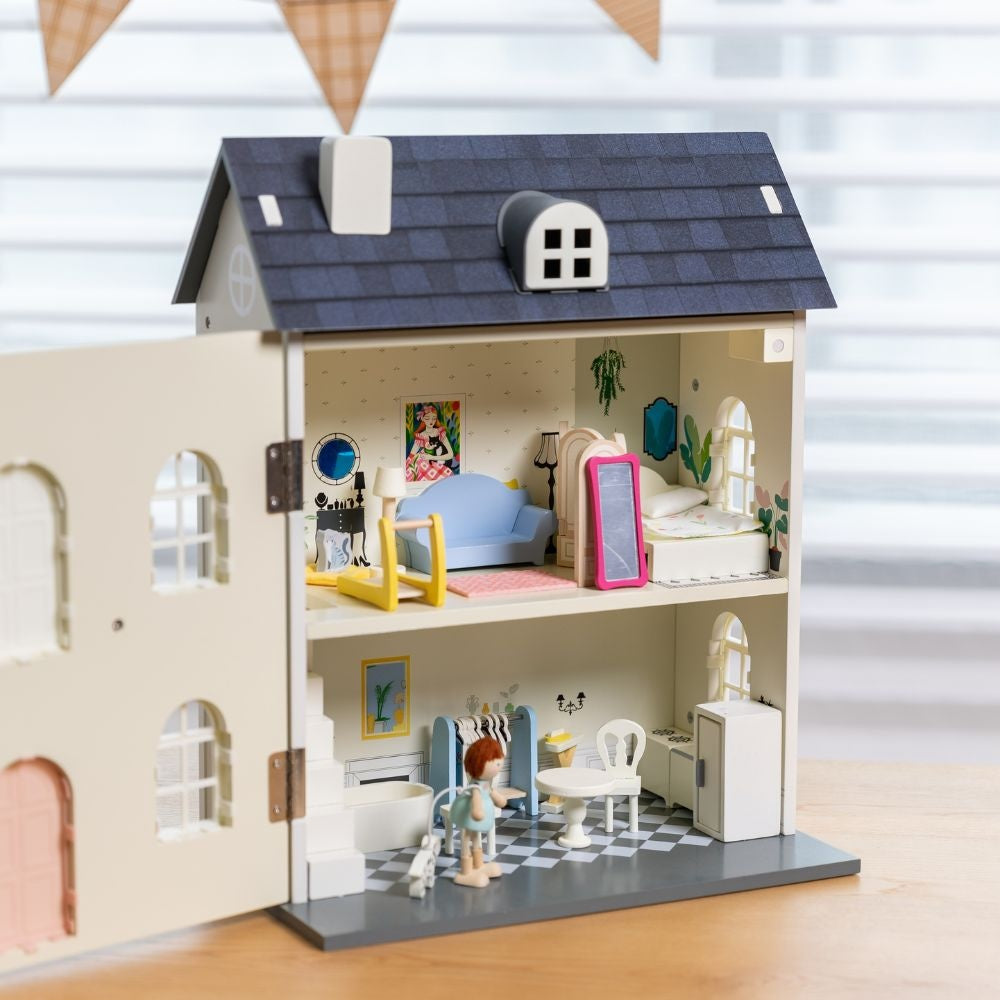 Classic World - Pretend & Play - Vintage Wooden Dollhouse