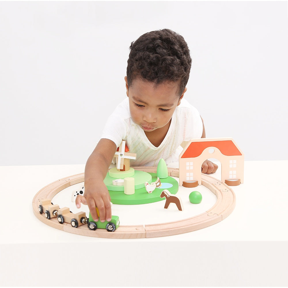 Classic World - Pretend & Play - Wooden Train Set - Small Farm - 28pcs