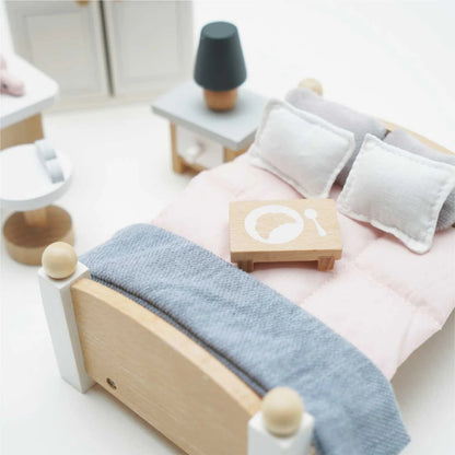 Le Toy Van - Dolls House Furniture: Bedroom - 19pcs