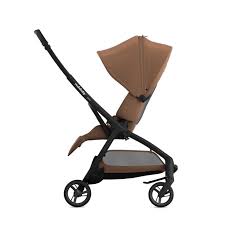 Redsbaby AERON | Compact Urban Pram & Stroller - Motherhood Close-up of Redsbaby AERON South Africa handlebar and chassis design