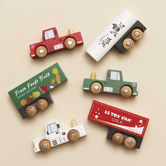 Le Toy Van - Wooden Trailer Toy Truck Set