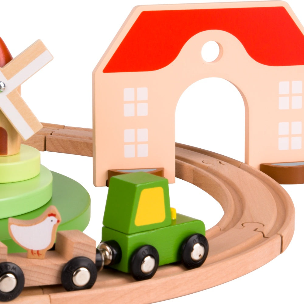 Classic World - Pretend & Play - Wooden Train Set - Small Farm - 28pcs
