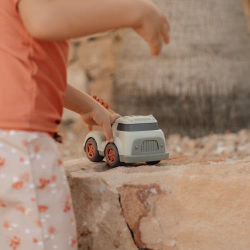 Little Dutch Tow Truck 17cm